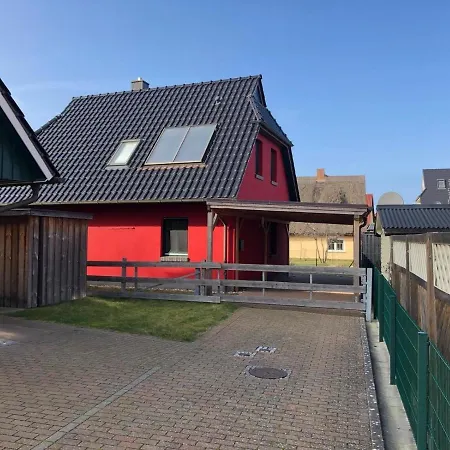 Haus Sonnenwind 度假居 *